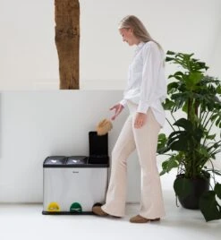 Homra STEPHS Afvalscheiding Prullenbak Met 3 Vakken - 3 X 15L Inhoud - Trio Pedaalemmer - 45 Liter - Vingerafdrukvrij - Vuilafstotend - Anti-slip - Hoogwaardig RVS - Duurzaam ABS Kunststof - RVS - Hygiënisch Recyclen - Afvalscheidingsprullenbak 35 Homra STEPHS Afvalscheiding Prullenbak Met 3 Vakken - 3 X 15L Inhoud - Trio Pedaalemmer - 45 Liter - Vingerafdrukvrij - Vuilafstotend - Anti-slip - Hoogwaardig RVS - Duurzaam ABS Kunststof - RVS - Hygiënisch Recyclen - Afvalscheidingsprullenbak -Huishoudelijke Schoonmaak 1108x1200 13