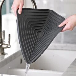 "Joseph Joseph Afdruipmat - Flume - Large - 31 X 43,5 Cm - Grijs" 12 "Joseph Joseph Afdruipmat - Flume - Large - 31 X 43,5 Cm - Grijs" -Huishoudelijke Schoonmaak 1200x1200 1012