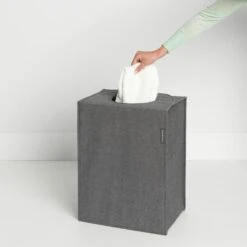 Brabantia Wasmand Met Deksel - 55 L - Pepper Black -Huishoudelijke Schoonmaak 1200x1200 1046