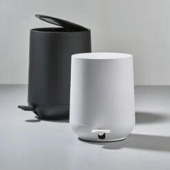 Zone Denmark Nova Pedaalemmer - Prullenbak - 3 Liter Inhoud - Met Pedaal - Zwart 15 Zone Denmark Nova Pedaalemmer - Prullenbak - 3 Liter Inhoud - Met Pedaal - Zwart -Huishoudelijke Schoonmaak 1200x1200 2661