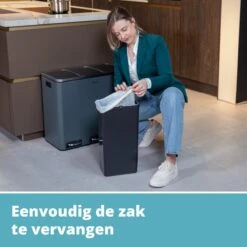 Homra SPARQ Afvalscheiding Prullenbak 3 Vakken - 3 X 18 L Inhoud - 54 Liter - Grijs - RVS - Trio Pedaalemmer - 3-vaks Recycle Afvalemmer - Hygiënisch Afval Scheiden - Grijze Keuken Vuilbak - Kantoor Prullenbak - Pedaal - Afvalscheidingsprullenbak -Huishoudelijke Schoonmaak 1200x1200 2692