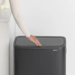 Brabantia Bo Touch Bin Prullenbak - 2 X 30 L - Matt Black 26 Brabantia Bo Touch Bin Prullenbak - 2 X 30 L - Matt Black -Huishoudelijke Schoonmaak 1200x1200 3009