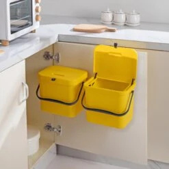 Homra Wall-up Prullenbak | Inbouwprullenbak Ophangbaar Met Plakstrip | GFT Vuilbak | Werkblak Afvalbak | Draagbare Vuilnisemmer | 8L Inhoud | Geel 29 Homra Wall-up Prullenbak | Inbouwprullenbak Ophangbaar Met Plakstrip | GFT Vuilbak | Werkblak Afvalbak | Draagbare Vuilnisemmer | 8L Inhoud | Geel -Huishoudelijke Schoonmaak 1200x1200 3210