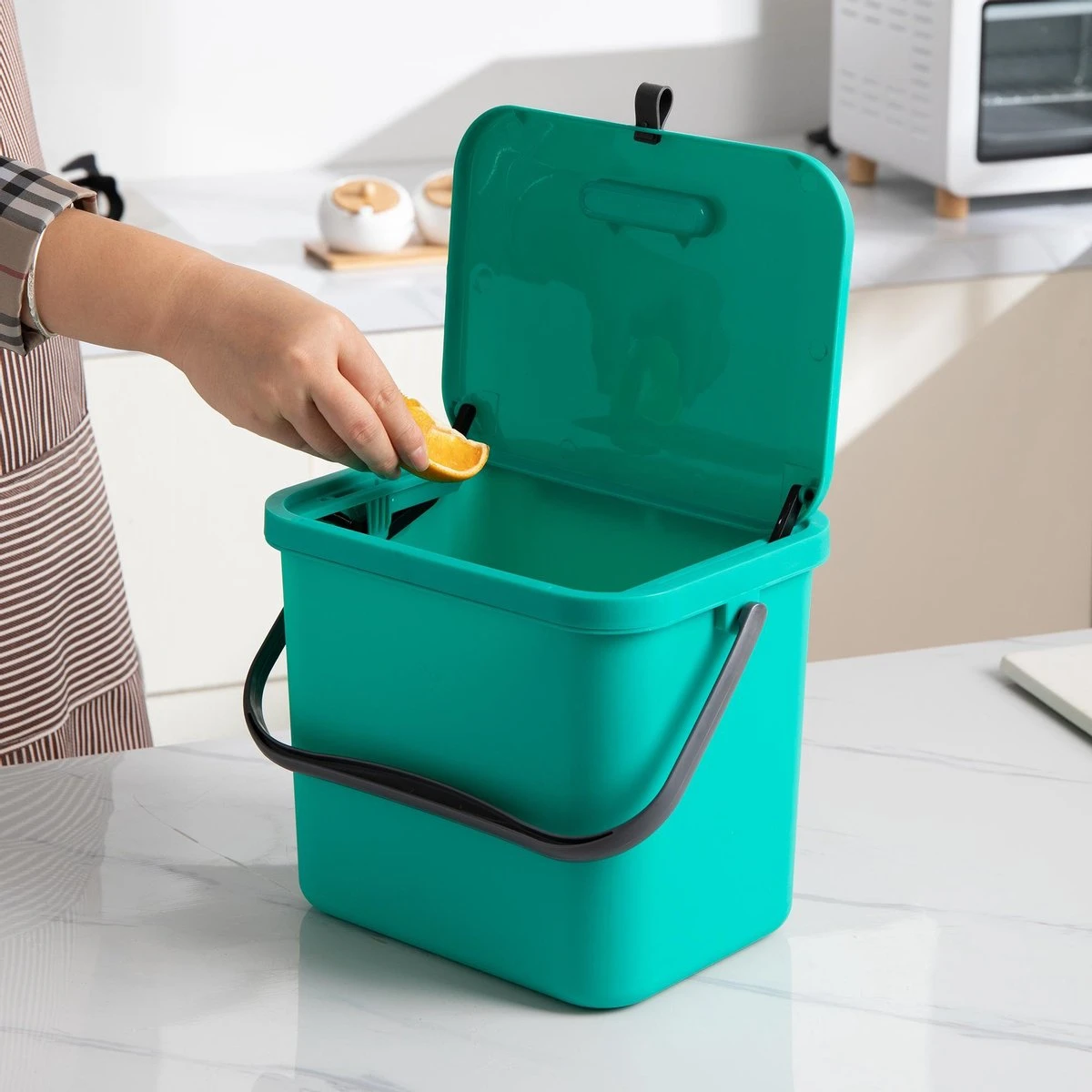 Homra Wall-up Prullenbak | Inbouwprullenbak Ophangbaar Met Plakstrip | GFT Vuilbak | Werkblak Afvalbak | Draagbare Vuilnisemmer | 8L Inhoud | Groen 13 Homra Wall-up Prullenbak | Inbouwprullenbak Ophangbaar Met Plakstrip | GFT Vuilbak | Werkblak Afvalbak | Draagbare Vuilnisemmer | 8L Inhoud | Groen - Afbeelding 11