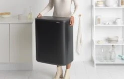 Brabantia Bo Touch Bin Prullenbak - 2 X 30 L - Matt Black 29 Brabantia Bo Touch Bin Prullenbak - 2 X 30 L - Matt Black -Huishoudelijke Schoonmaak 1200x766 17
