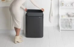 Brabantia Bo Touch Bin Prullenbak - 60 L - Matt Black -Huishoudelijke Schoonmaak 1200x766 21