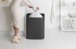 Brabantia Bo Touch Bin Prullenbak - 60 L - Matt Black -Huishoudelijke Schoonmaak 1200x766 24