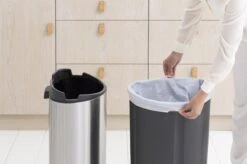 Brabantia Touch Bin Prullenbak - 40 L - Matt Steel Fingerprint Proof 25 Brabantia Touch Bin Prullenbak - 40 L - Matt Steel Fingerprint Proof -Huishoudelijke Schoonmaak 1200x799 44