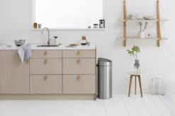 Brabantia Touch Bin Prullenbak - 40 L - Matt Steel Fingerprint Proof 34 Brabantia Touch Bin Prullenbak - 40 L - Matt Steel Fingerprint Proof -Huishoudelijke Schoonmaak 1200x799 46