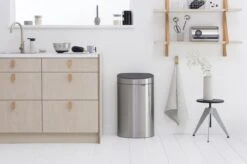 Brabantia Touch Bin Prullenbak - 40 L - Matt Steel Fingerprint Proof 39 Brabantia Touch Bin Prullenbak - 40 L - Matt Steel Fingerprint Proof -Huishoudelijke Schoonmaak 1200x799 48