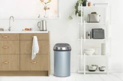 Brabantia Touch Bin Prullenbak - 60 L - Metallic Mint / Matt Steel Fingerprint Proof Deksel -Huishoudelijke Schoonmaak 1200x799 79