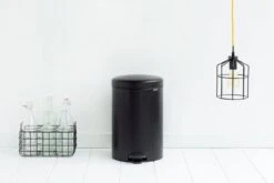 Brabantia NewIcon Prullenbak - 20 L - Matt Black -Huishoudelijke Schoonmaak 1200x800 178