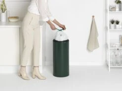 Brabantia Touch Bin Prullenbak - 30 L - Pine Green -Huishoudelijke Schoonmaak 1200x899 56