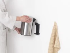 Brabantia NewIcon Wandprullenbak - 3 L - Matt Steel -Huishoudelijke Schoonmaak 1200x900 152