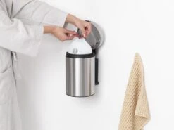 Brabantia NewIcon Wandprullenbak - 3 L - Matt Steel -Huishoudelijke Schoonmaak 1200x900 156