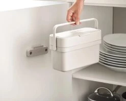 Joseph Joseph Compo Food Afvalemmer - 4L - Stone Wit 25 Joseph Joseph Compo Food Afvalemmer - 4L - Stone Wit -Huishoudelijke Schoonmaak 1200x960 7