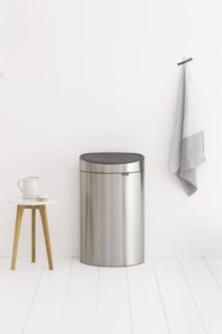 Brabantia Touch Bin Prullenbak - 40 L - Matt Steel Fingerprint Proof 40 Brabantia Touch Bin Prullenbak - 40 L - Matt Steel Fingerprint Proof -Huishoudelijke Schoonmaak 800x1200 44