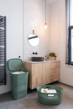 Curver Infinity Recycled Wasmand Met Deksel - 60L - 2 Stuks - Groen -Huishoudelijke Schoonmaak 801x1200 1