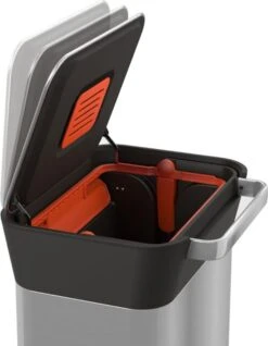 Joseph Joseph Intelligent Waste Prullenbak Titan Slim - RVS - 30 L - Zilver 29 Joseph Joseph Intelligent Waste Prullenbak Titan Slim - RVS - 30 L - Zilver -Huishoudelijke Schoonmaak 931x1200 1